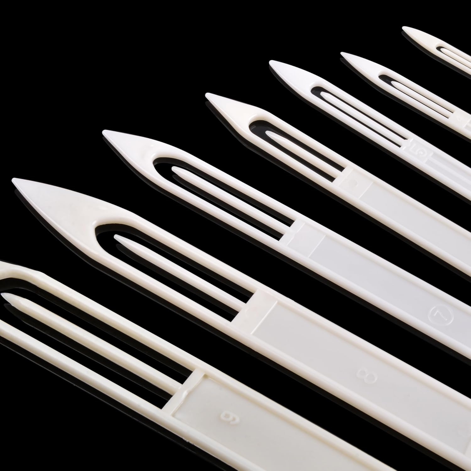 Fishing Netting Needle Shuttles Kit- 10Pcs Plastic Cast Net Mending Needle Fishing Net Repair Tool Size 3 4 5 6 7 8 9